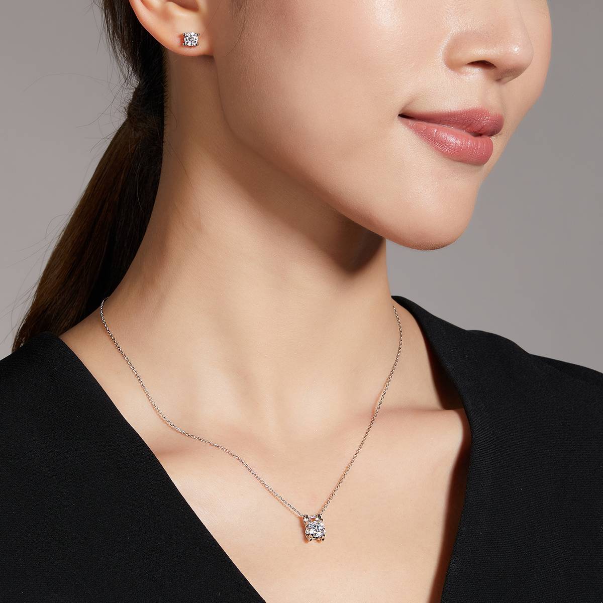 Classic Bullhead S925 Silver Plated Platinum Moissanite Diamond Pendant Earnail Set